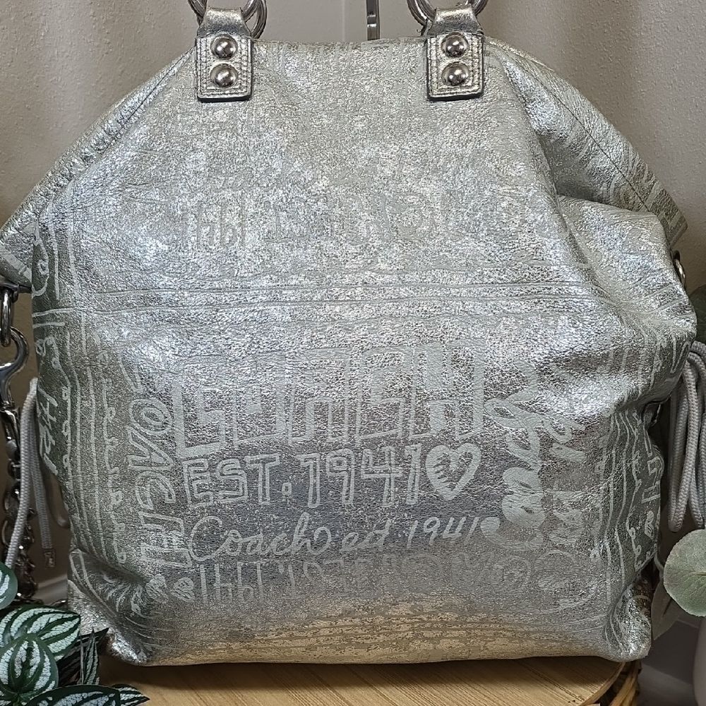 Coach RARE Poppy Storypatch Collectible XL - Picture 6 of 16